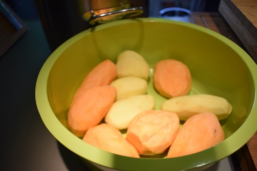 Süßkartoffel-Suppe mit scharfem Senf