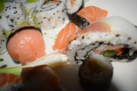 Lachs-Sashimi mit Sesam